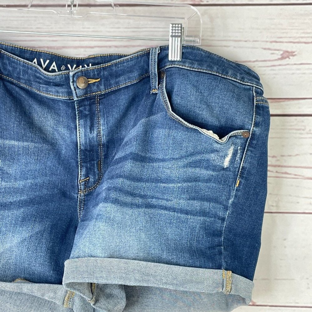 Ava & Viv Women's Blue Denim Power Stretch Midi Roll Cuff Shorts Plus Size 18W - Picture 2 of 9